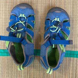 Boy’s Keen Sandals size 13
